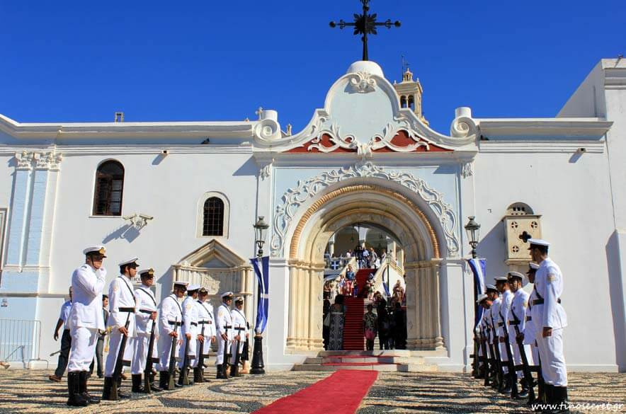 Δεκαπενταύγουστος στην ERTWOLRD